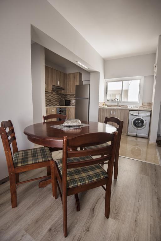 St.Helena Court Apartment ลาร์นาคา ภายนอก รูปภาพ